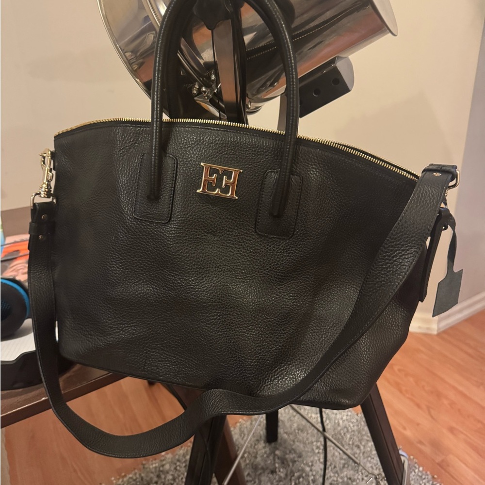 AUTHENTIC ESCADA TOP QUALITY LEATHER BAG! Black with Gold Hardware. Never worn!!